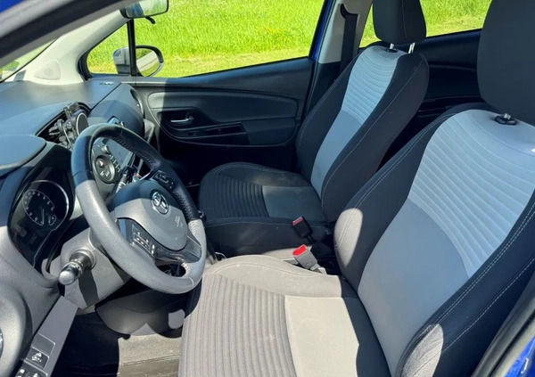 Toyota Yaris cena 51700 przebieg: 57000, rok produkcji 2017 z Jarosław małe 56